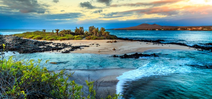 Galapagos islands cruise boat zentravellers land